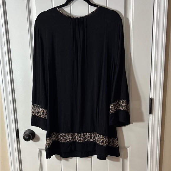 Daniel Rainn Black Embellished Tunic with Bib Collar - Picture 7 of 8